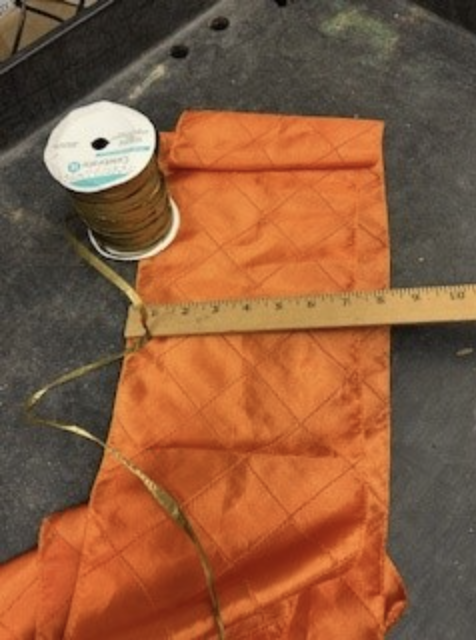 L128 orange table runners