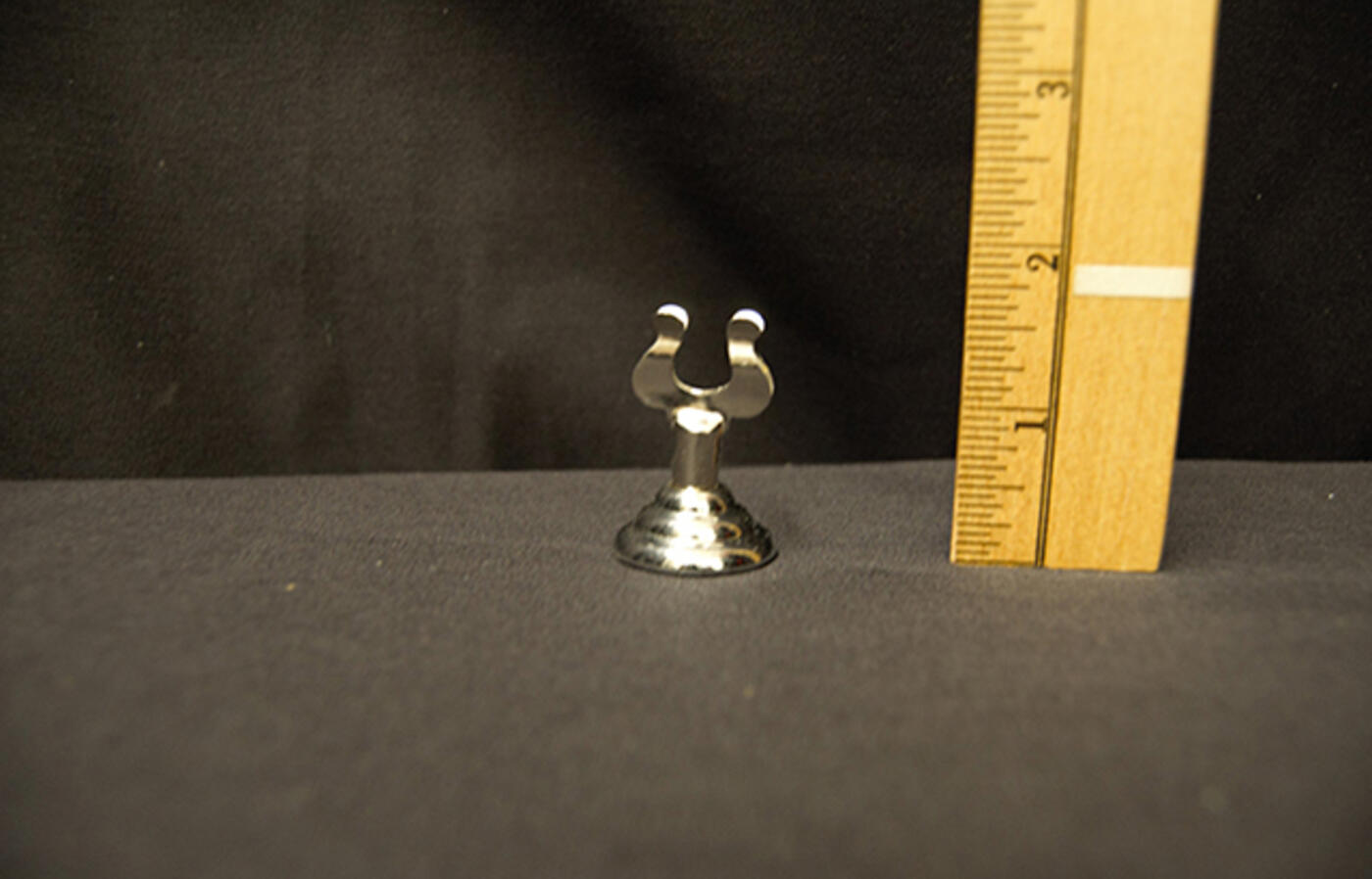 Table number holder