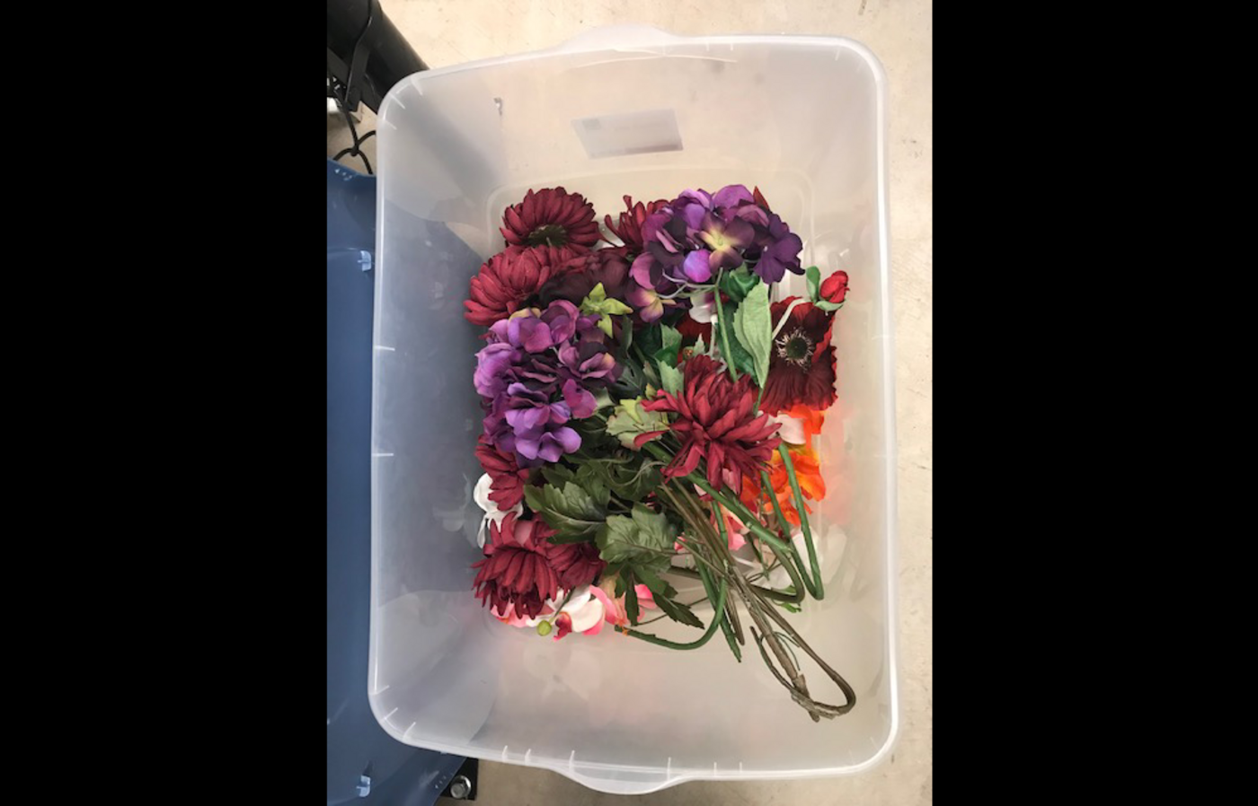 Assorted silk flowers