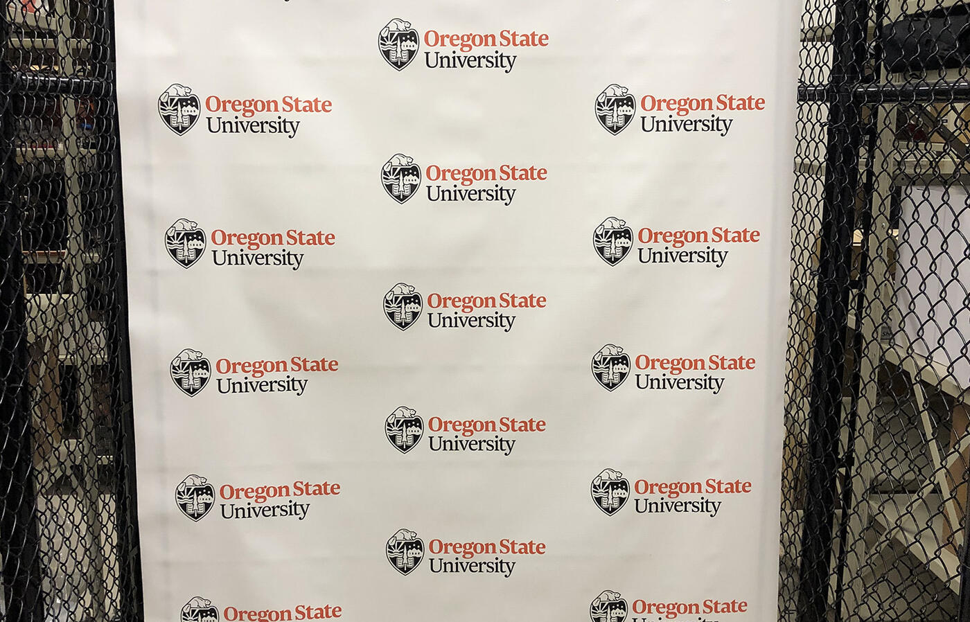 White pull up banner 
