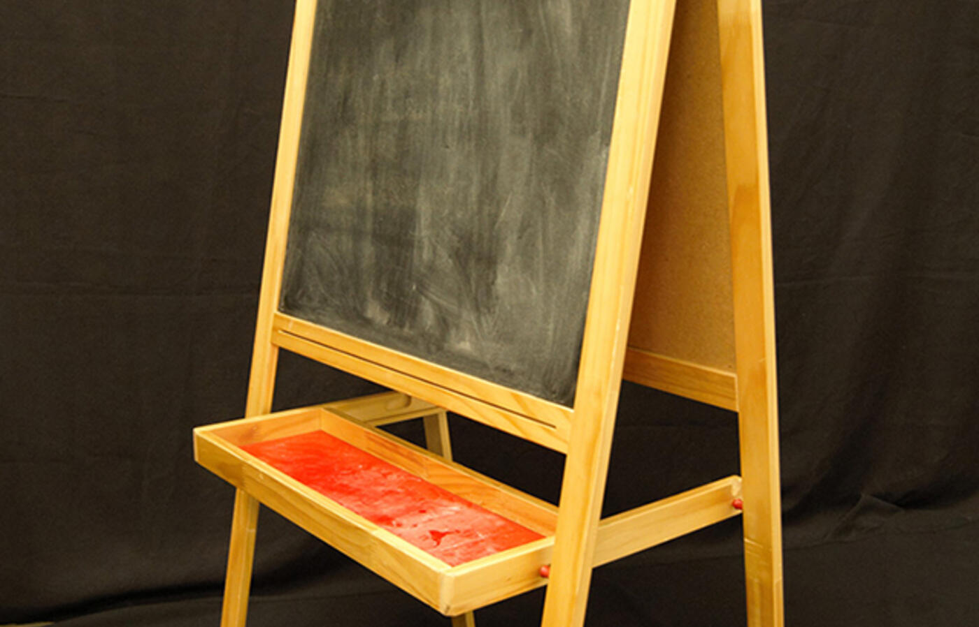 Easel chalkboard