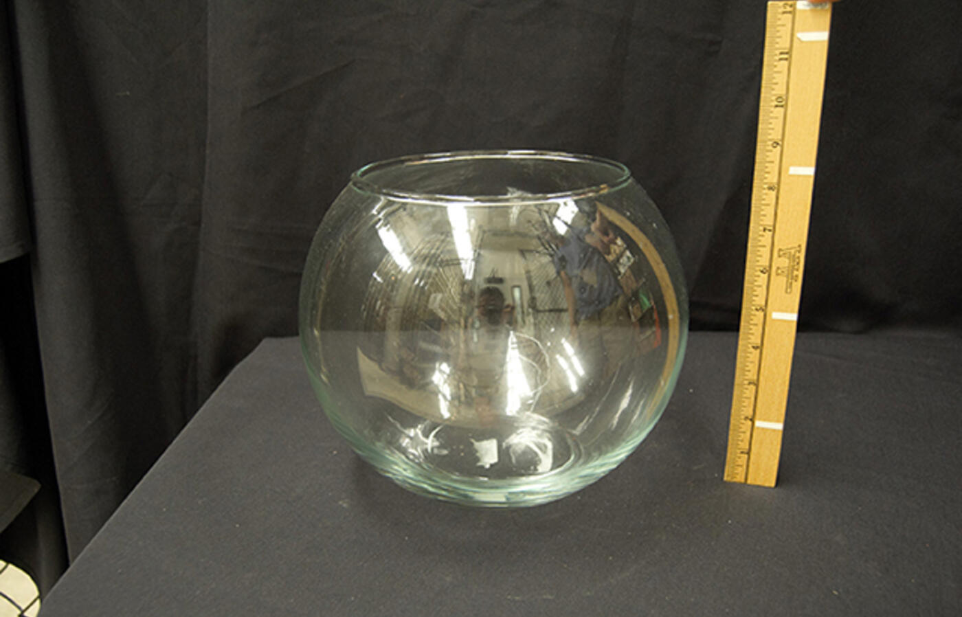 Clear glass vase fishbowl