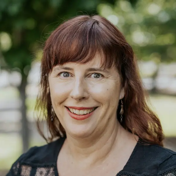 Theresa Hogue Head Shot